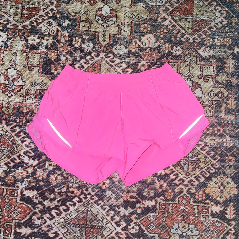 Lululemon Hotty Hot Shorts 2.5 Prism Pink